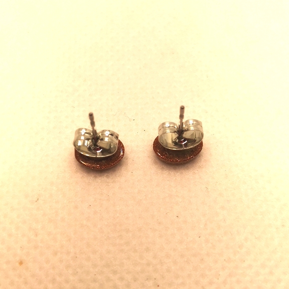 Small oval sun stone studs - Picture 3 of 3